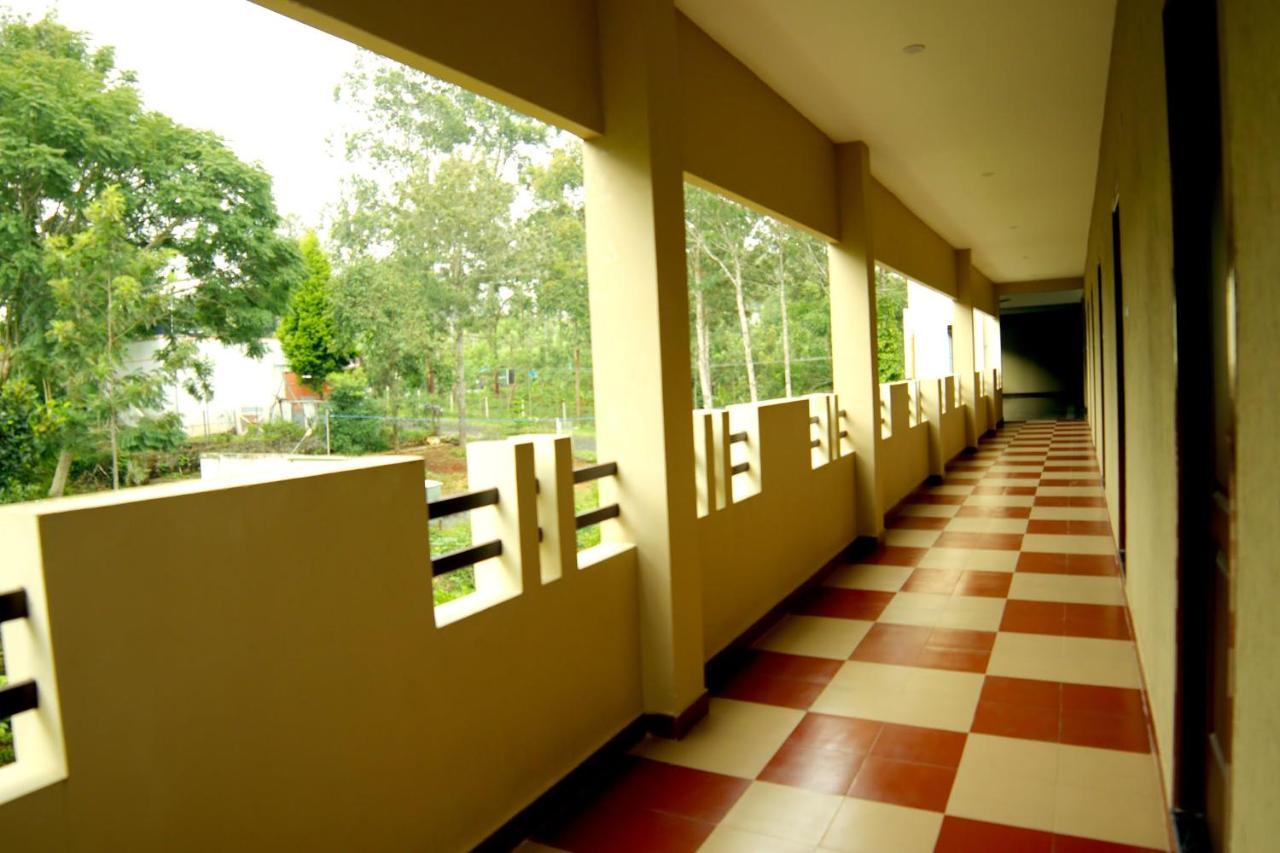 Ack Palacce Inn Yercaud Dış mekan fotoğraf